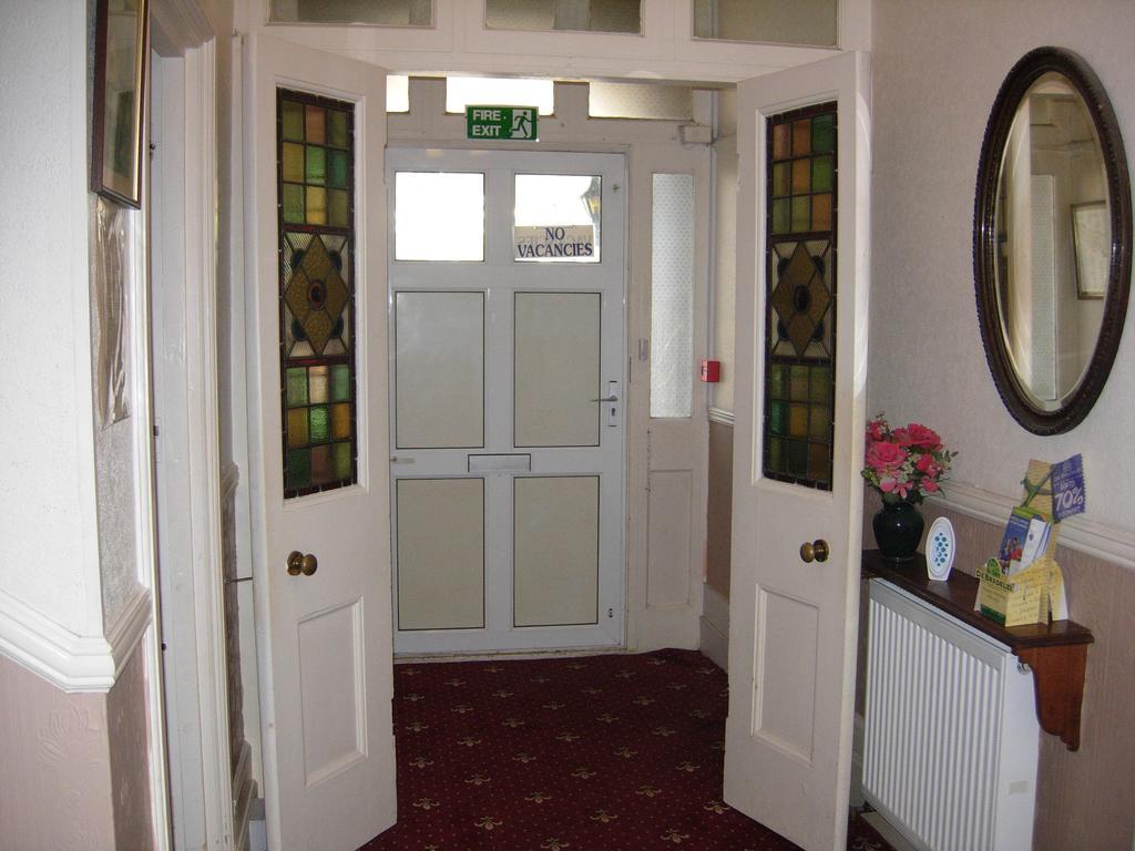 Longfield Guest House ドーバー エクステリア 写真