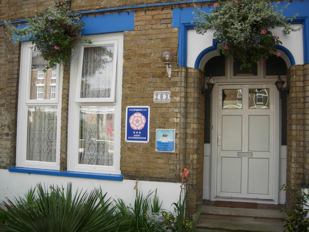 Longfield Guest House ドーバー エクステリア 写真